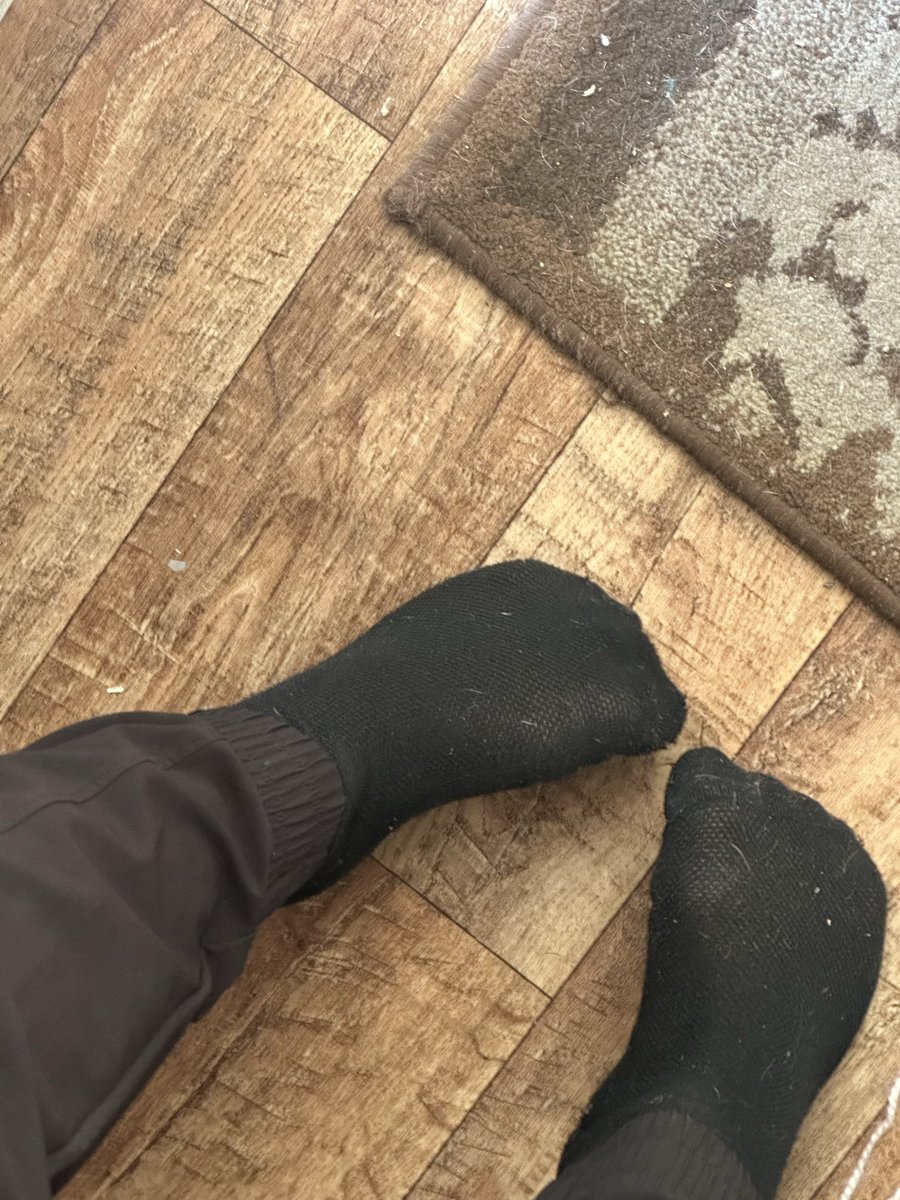 Barefootbby tweet media