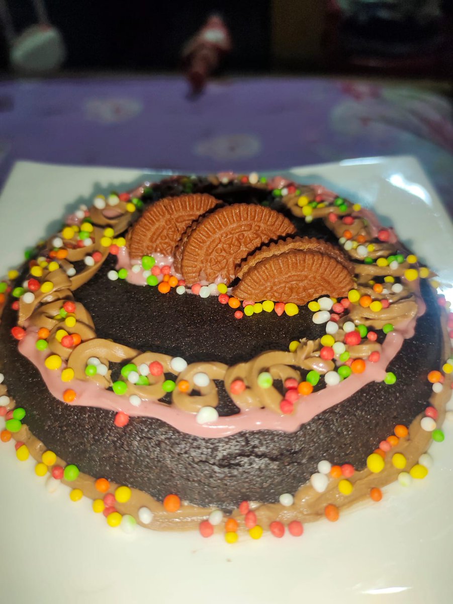 rubellamia9's tweet photo. small lovely cake ❤️ https://t.co/TJSv2uL4ZD