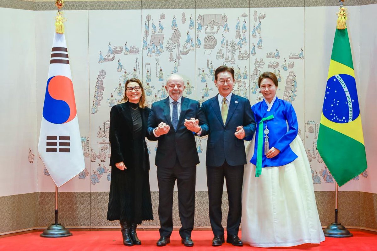 Esta visita de Estado conclui um ciclo fundamental da política externa do Brasil em meu terceiro mandato. Nos últimos três anos, fortalecemos vínculos com a Ásia, centro dinâmico da economia mundial. Estive na China, Índia, Indonésia, Japão, Malásia e Vietnã. Em outubro passado,