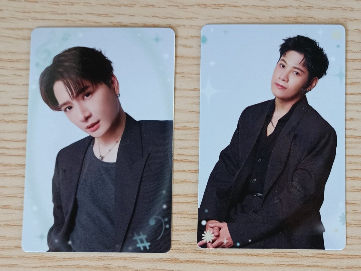 mumin0390 検索より失礼いたします。 Krist Singto のこちら2枚所持し