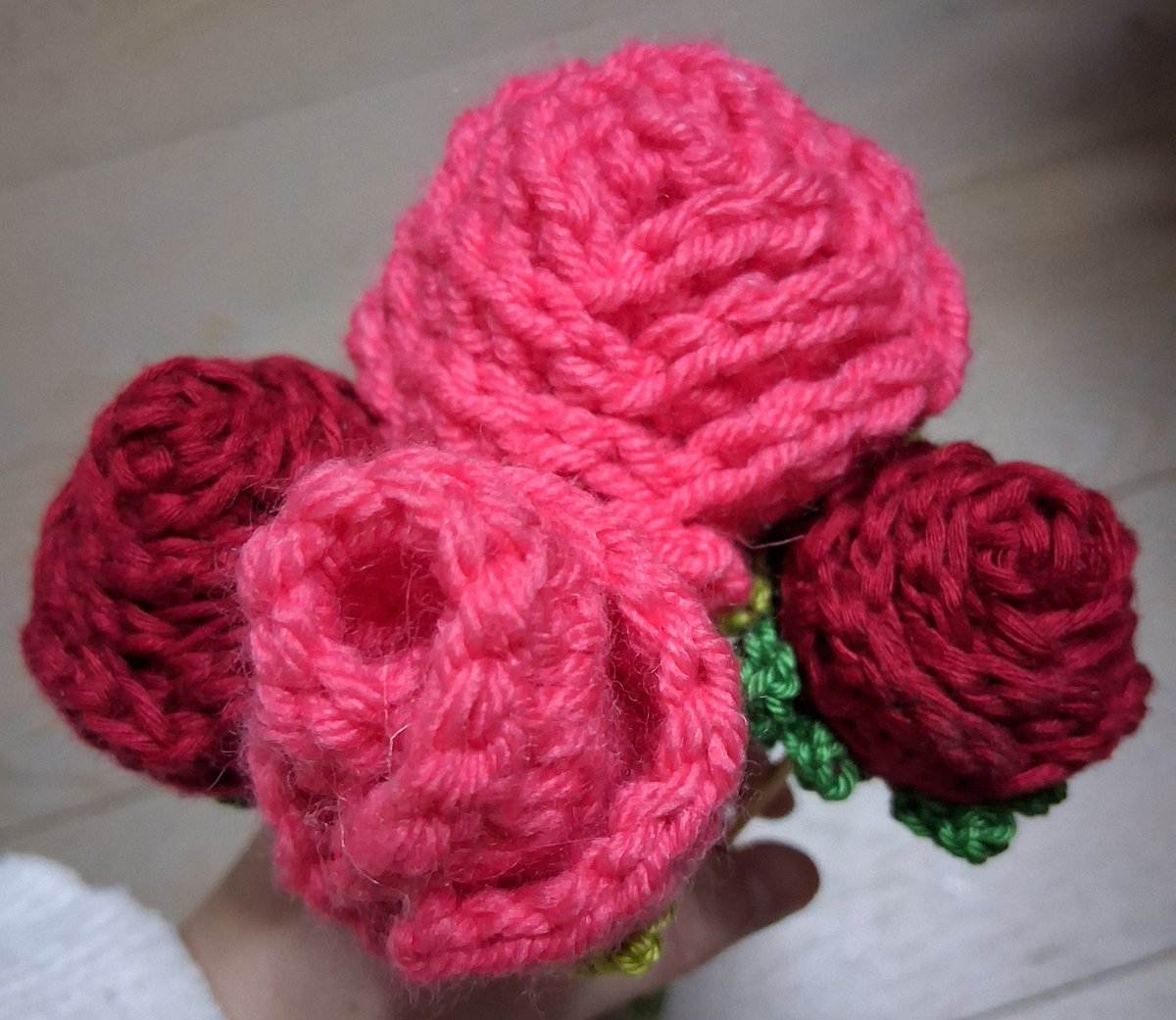 Alicechanpoki's tweet photo. More roses i made 😜 https://t.co/CMrozN8dl8