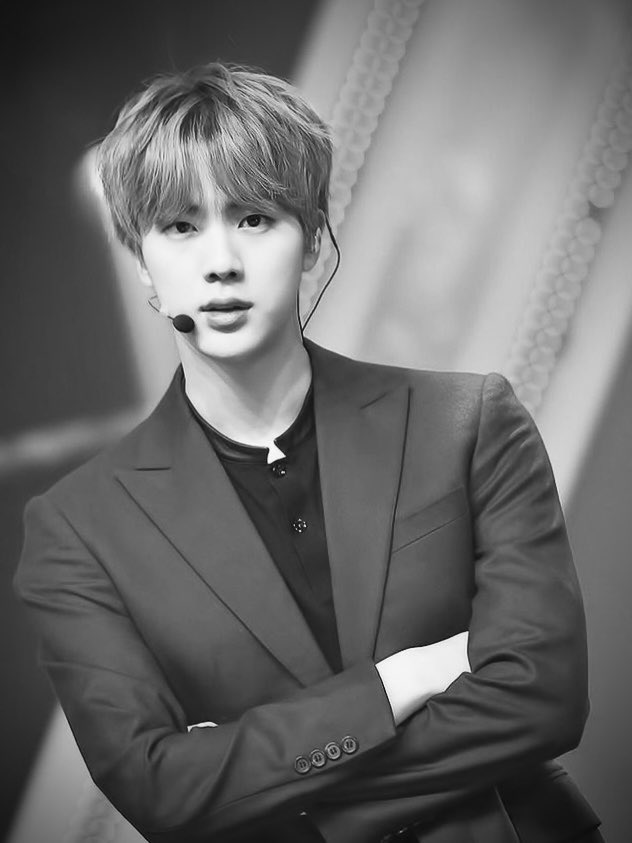 🖤🤍 (@jinmonochromes) on Twitter photo 