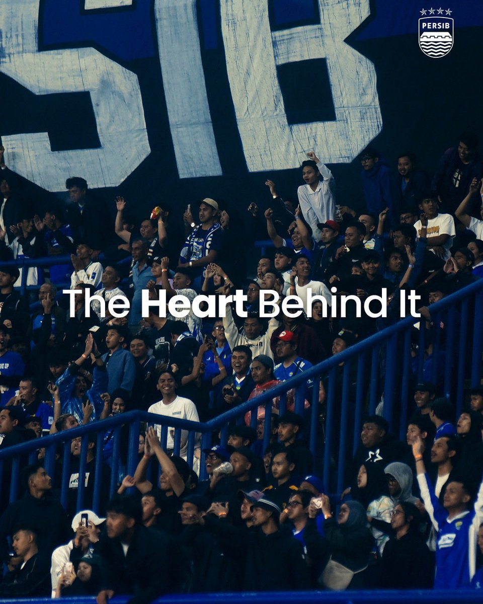 persib's tweet photo. Satu gol kemenangan lahir dari dukungan yang tak pernah berhenti untuk kejar kemenangan bersama💙

#WeArePERSIB https://t.co/ZhKKFjK20O