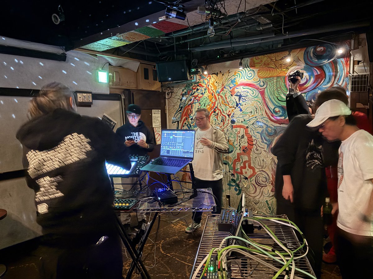 tsumukatari's tweet photo. 始まっとります!
ブリブリベース気持ち良
#レゾフロ2 #バーCスタ
#SoundStudioDOM https://t.co/7HSmS412xI