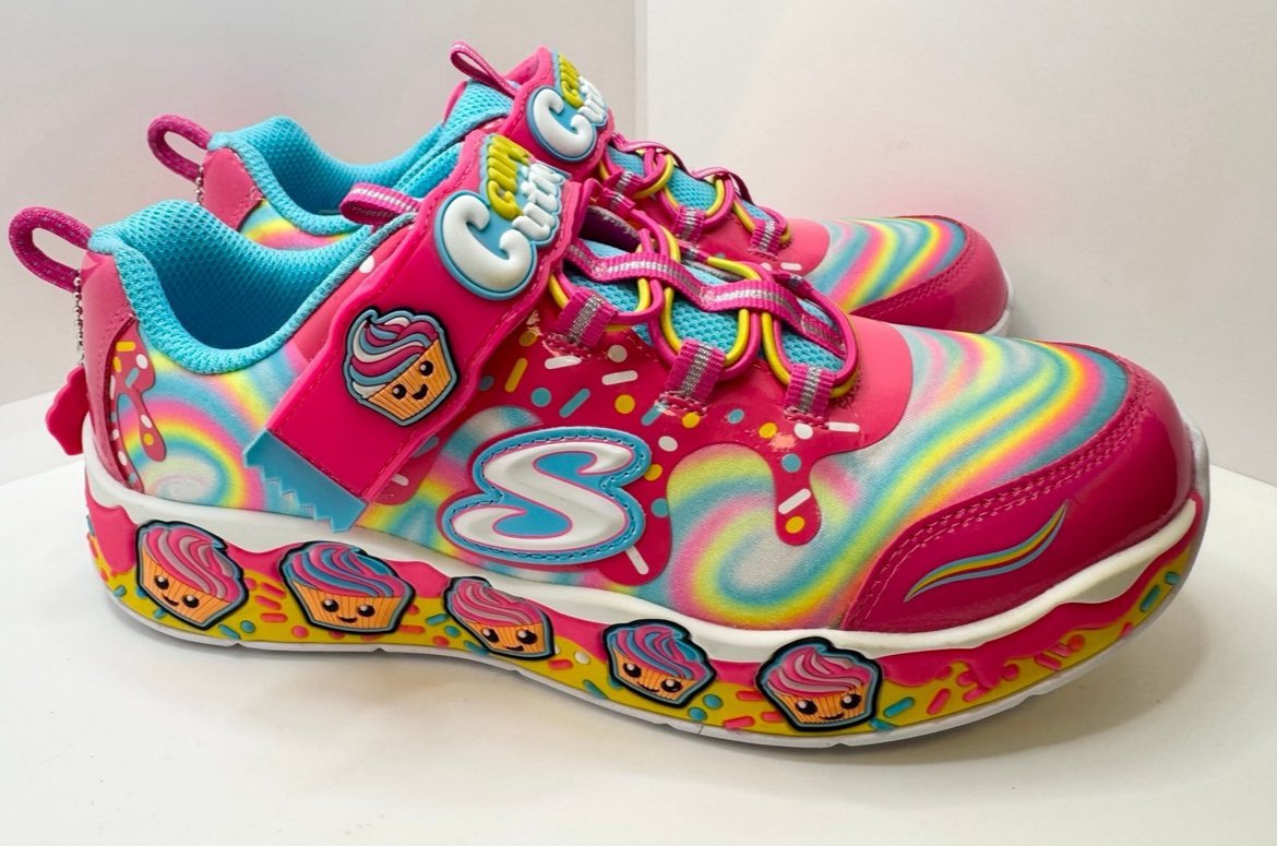 nanawafers's tweet image. #ordered #praytheyfit