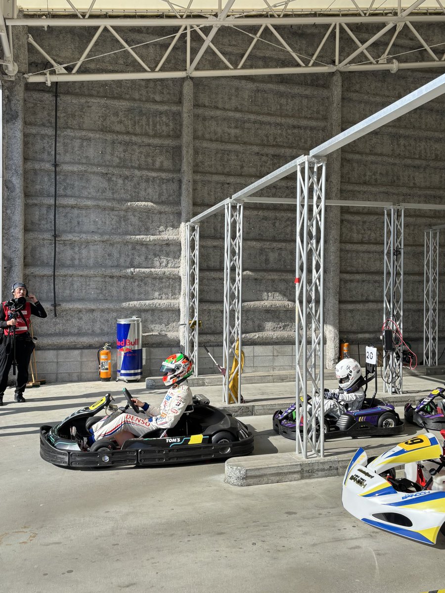 ハチロク助 tweet media