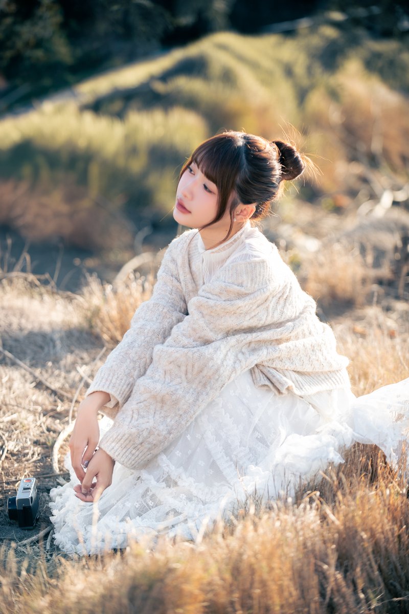 Lyb1937476's tweet image. 想把那些像空氣一樣輕盈的瞬間，都留在觀景窗裡。

我是 Felix。 在這裡記錄光、空氣，以及那些稍縱即逝的溫柔。
如果有那麼一瞬間能觸動你，歡迎追蹤。

Model的IG: instagram.com/orggg3

#PhotoTwitter #日系攝影 #ポートレート #ファインダー越しの私の世界 #寫真