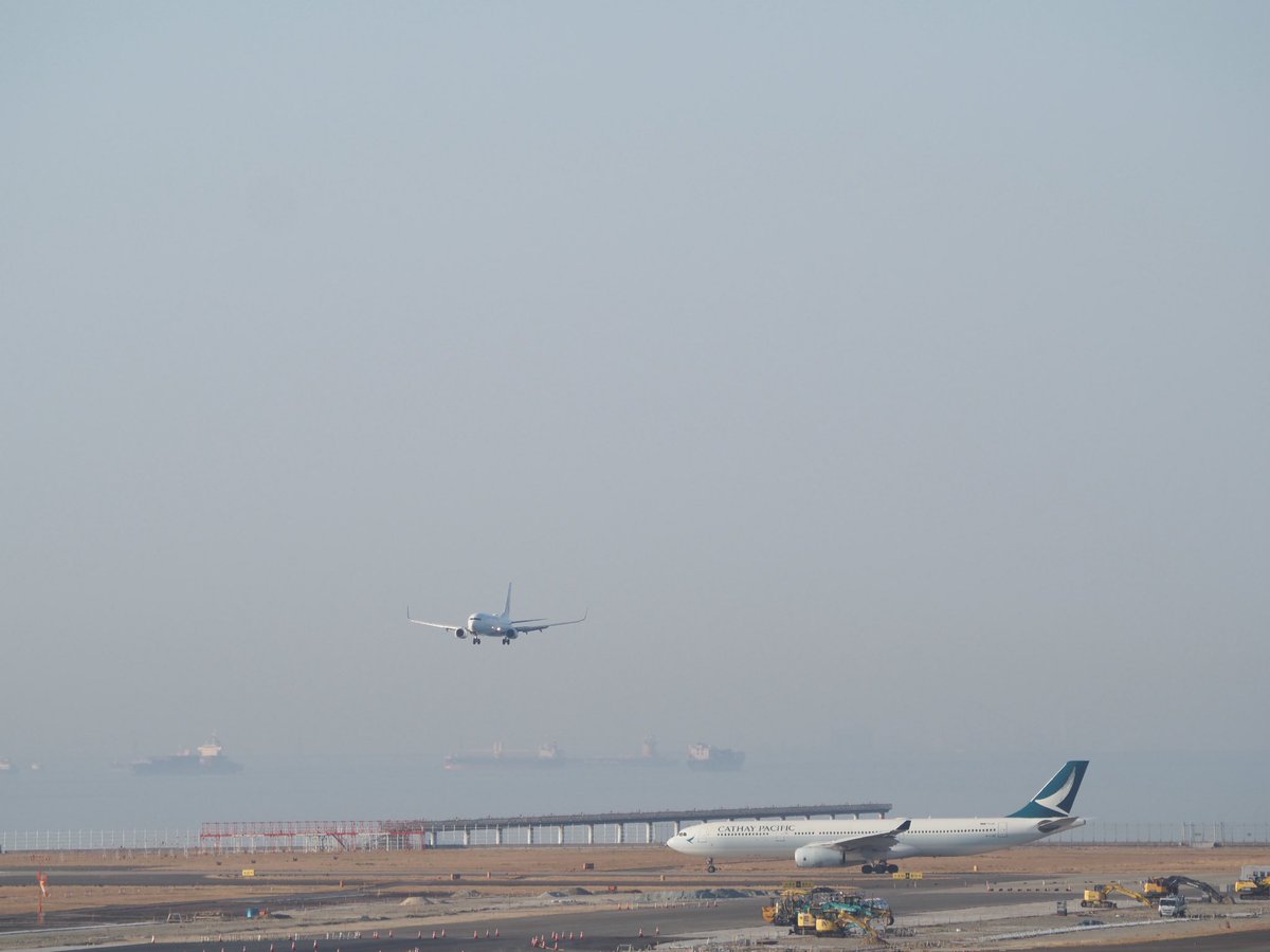 AMoto1120's tweet photo. 昨日はセントレアで久しぶりに飛行機撮影をしました。ANAのB767-300ERの飛行訓練やドリームリフターの離陸シーンを撮影することができました。また機会があれば撮影に行きたいし、間近で飛行機が撮影ができる伊丹空港にも行ってみたいです。 https://t.co/2Sm5lsQk7u