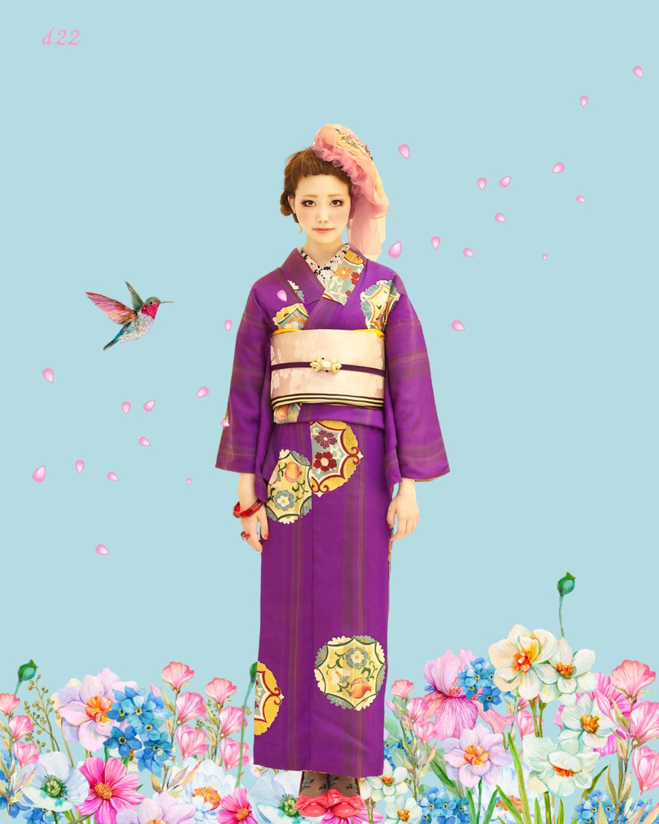 紫の静寂に浮かぶ花飾りの詩 深い紫地に、花を宿した装飾的な意匠が