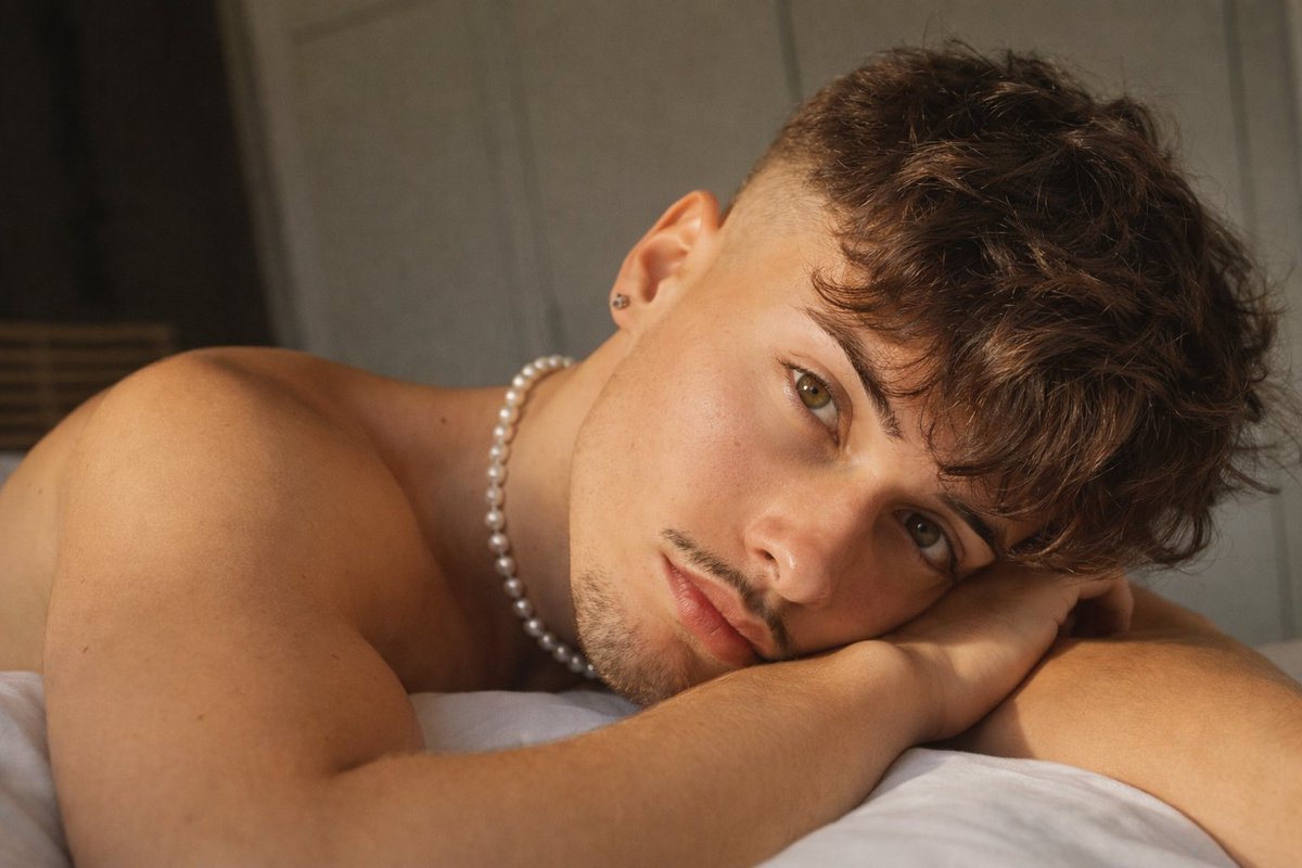Tommbrr's tweet photo. Still single btw 😢 https://t.co/v04OndprmT