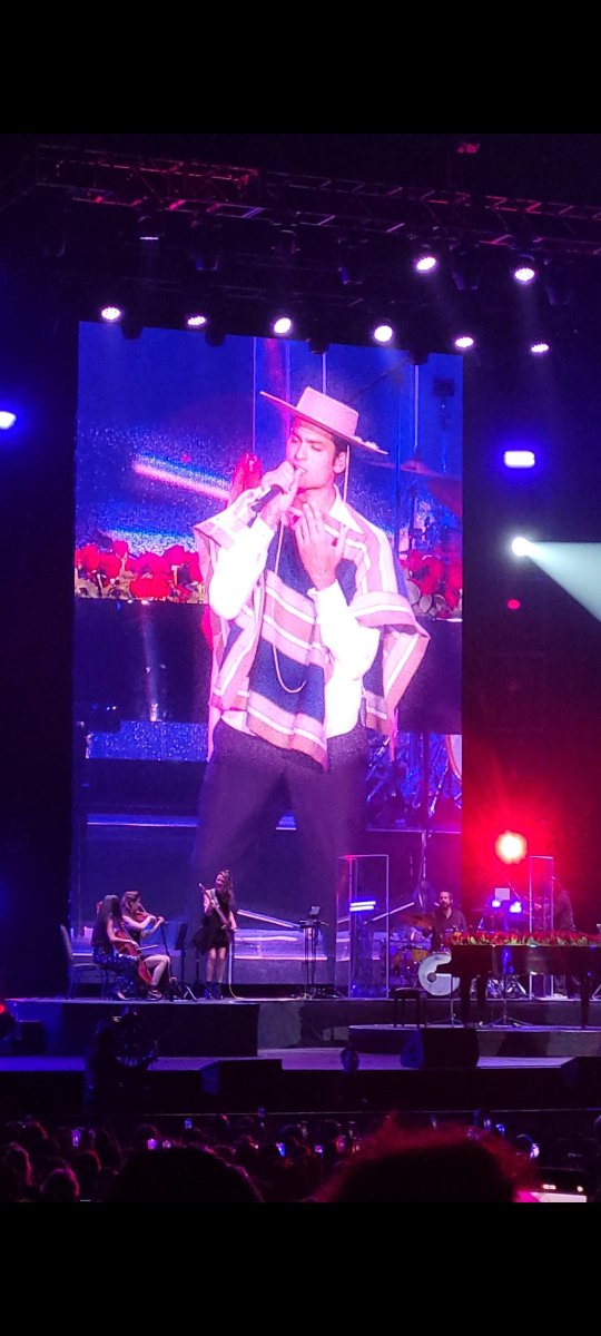 En el concierto del movistar arena del 2024, se vistio de huasito🥹🥹🥹🥹🥹🥹🥹

#matteobocelli
#vina2026