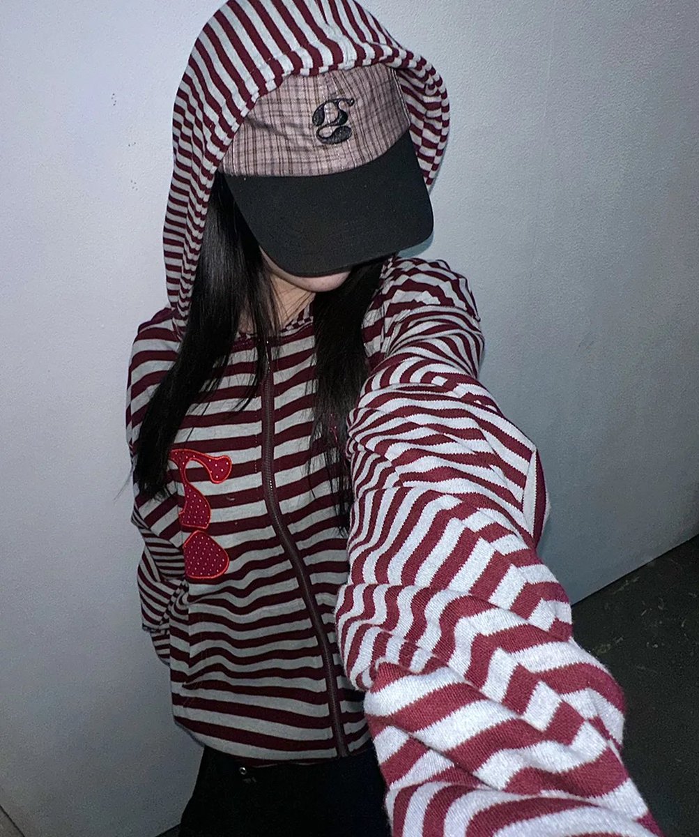prevnseoul's tweet photo. ꒰ Pre ꒱ Dot overfit striped hood zip-up sale 37% เหลือ 1450.- รวมส่งแอร์ (มัดจำ 700.-) 👧🏻📮*✵
ราคา time sale วันนี้ 23.02 ปิดพรี 22:00 น.
#someplace #พรีเกาหลี #พรีออเดอร์เกาหลี https://t.co/A3sibxTTRI