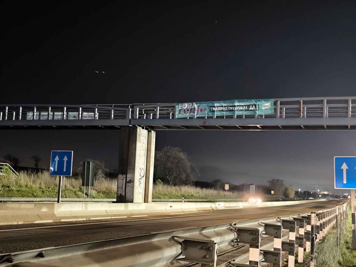 ❌ El desgovern de Rodalies és insostenible.

Fora Renfe de Catalunya.

JA N’HI HA PROU!
