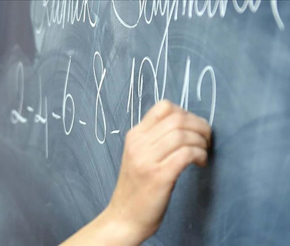 Milli Eğitim Bakanı Yusuf Tekin:

Bazı öğretmenlerimiz “fenomenlik” yapıp özel ders verebilecekleri öğrenci buluyorlar. 

Özel ders veriyor ama okulda Destekleme ve Yetiştirme Kursları (DYK) açmıyor. 

Hangi okullarda DYK açılıyor hangisinde açılmıyor bakıyoruz. 

Açılmıyorsa