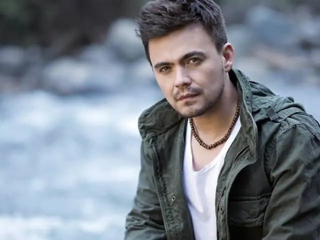 Matteo Bocelli es como el Mario Guerrero de Italia.

 #Viña2026