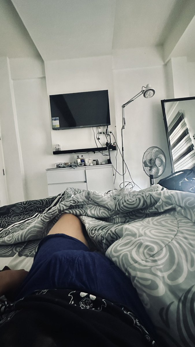 ahpdtyns's tweet photo. masih siang udah sange tau gitu pas malem ga ikut anak" sahur, kepaksa senam lima jari lagi, yang deket coba sini dong ke apartemen isepin kntl, gua kasih bonus cimory buat ngeluberin kntl gua biar ada rasa.. 
#gay #surakarta https://t.co/1voAmPDMGL