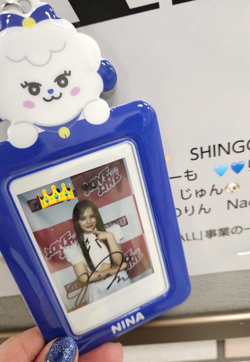 tilnusニナさん大発光💡 リターン品のトレカケースにtilnusステッカー