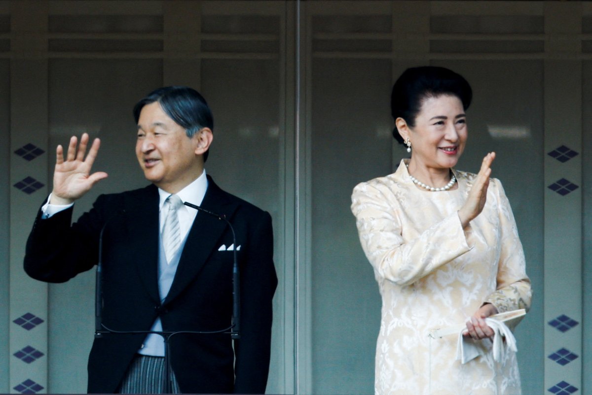 Emperor Naruhito and Empress Masako wave to well-wishers from the Imperial Palace balcony on the Emperor’s 66th birthday in Tokyo. 

via Reuters

#EmperorNaruhito #EmpressMasako #ImperialPalace #Japan #picturestory