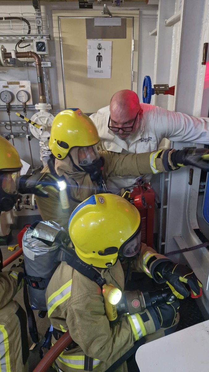 HMS Tamar tweet media