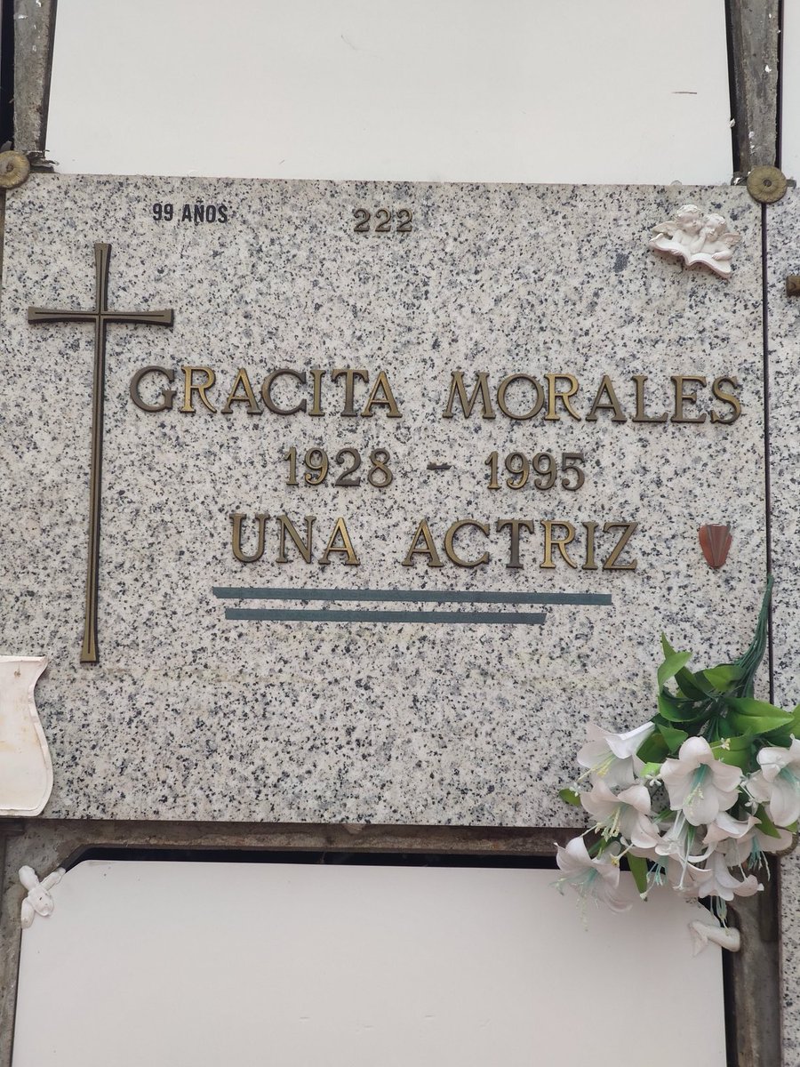 Buenos días 🪦🖤
Menos señoritos y más actrices.