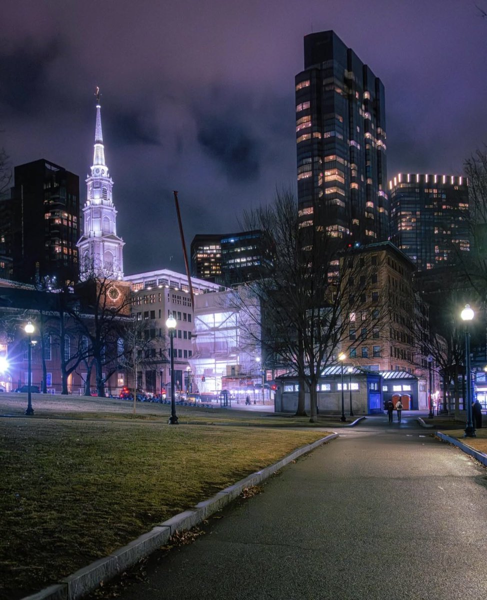 Alexxx1798's tweet photo. Home hits different. Boston always. https://t.co/OncFWJCBOo