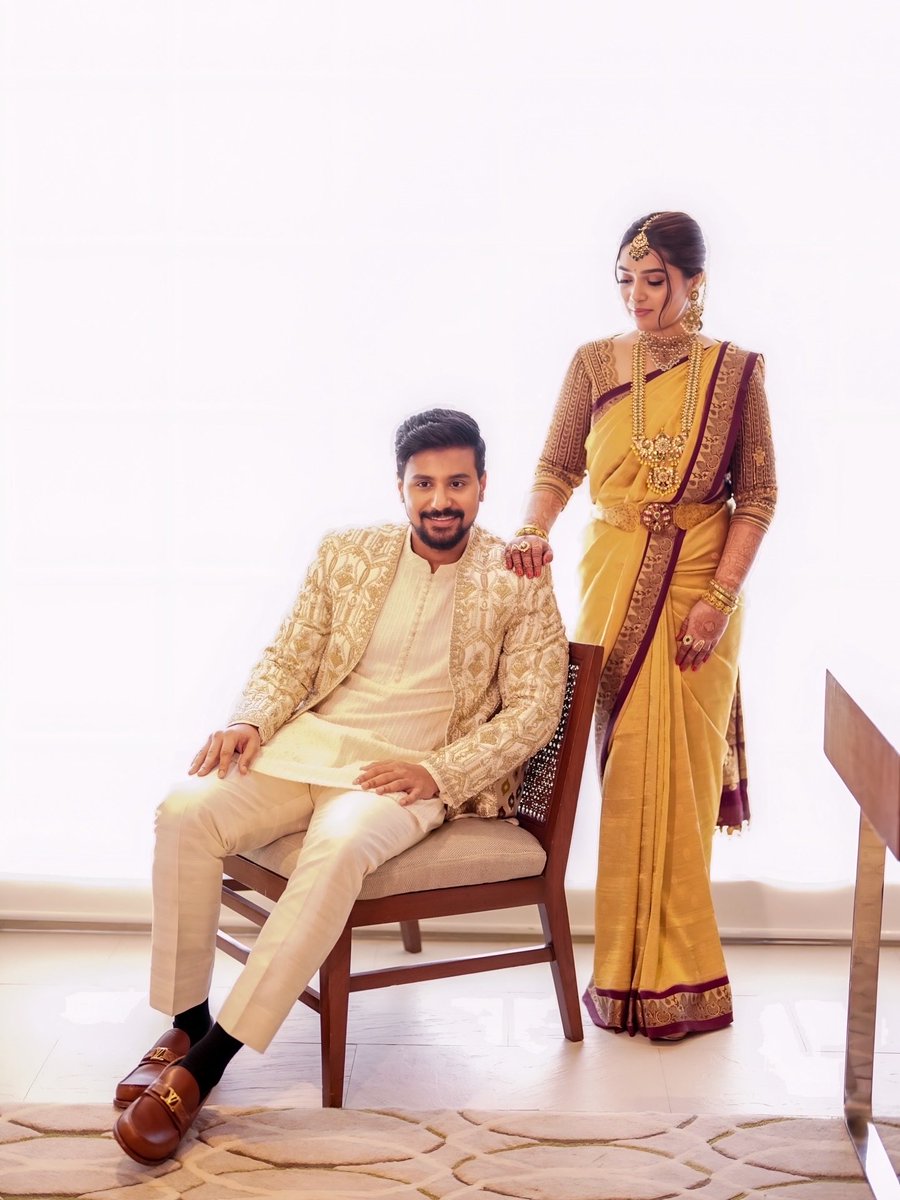Dushyanth_SS's tweet photo. Overwhelmed by the love and wishes pouring in for Rachana and me. Grateful for every message, every blessing, and every kind word. Feeling blessed and thankful.
Sharing a few special moments from our engagement…

ಮುಹೂರ್ತ: ಫೆಬ್ರವರಿ 26, ಗುರುವಾರ (ಮಧ್ಯಾಹ್ನ), ಚಾಮರ ವಜ್ರ, ಅರಮನೆ ಮೈದಾನ, ಬೆಂಗಳೂರು

ಆರತಕ್ಷತೆ / ಬೀಗಾರ ಔತಣಕೂಟ: ಮಾರ್ಚ್ 1, ಭಾನುವಾರ (ಮಧ್ಯಾಹ್ನ), ಬೆಂಗಳೂರು ಮುಖ್ಯ ಅರಮನೆ 

#Dushyanth