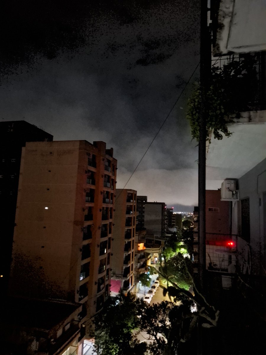TrinidadBuscema's tweet photo. @itextosoff Desde Argentina-Tucumán a las 03:40 am después de una gran tormenta. https://t.co/pTTOzfD9nv