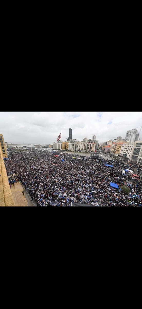 BintRasBeirut's tweet photo. مهما فعلتم  و حاولتم 
زعيمنا واحد هو الرئيس سعد الحريري https://t.co/w1nPXjfzGk
