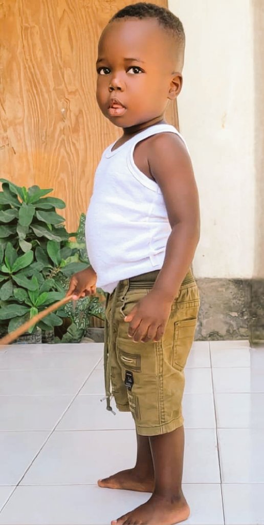 Tukiwa Hospital uliniambia
 "daddy twende nyumbani sitaki kukaa hapa"
Nilikuahidi uongo kuwa tutarudi nyumbani kumbe hautorudi tena.
Pumzika kwa amani mtoto wangu Machemba jr😘😘😭😭😭