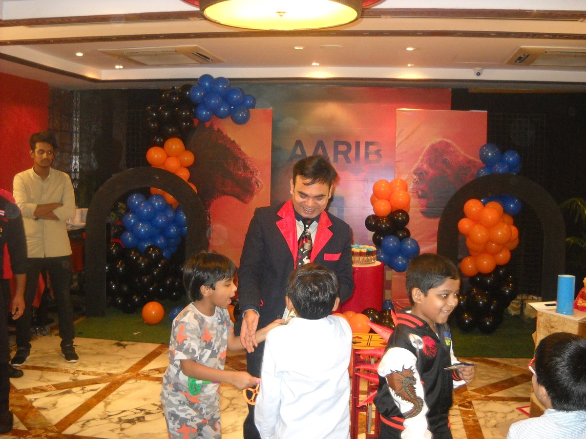 magiceventbd's tweet photo. 🪄Enjoy Magic! Refresh Mind.
🔍To know more search Google Images: Magic man/ Magician Dhaka/ Magician in Bangladesh/ Magic Show Dhaka, BD. #birthdayparty #mostyoung #Professional #Magic_performer #Omar_Sharif #Best #magic_entertainer #DhakaBD https://t.co/87yFjY0R09