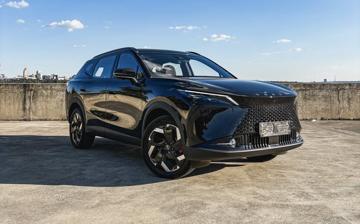 khuleonwheels's tweet photo. The Omoda C7 Elegance feels confident from the driverโs seat, offering smooth power delivery, composed ride quality, and an interior that feels surprisingly upscale for the segment. Itโsโฆ
#OmodaSA #OmodaC7 #KOWGarage https://t.co/369Q51HxQB