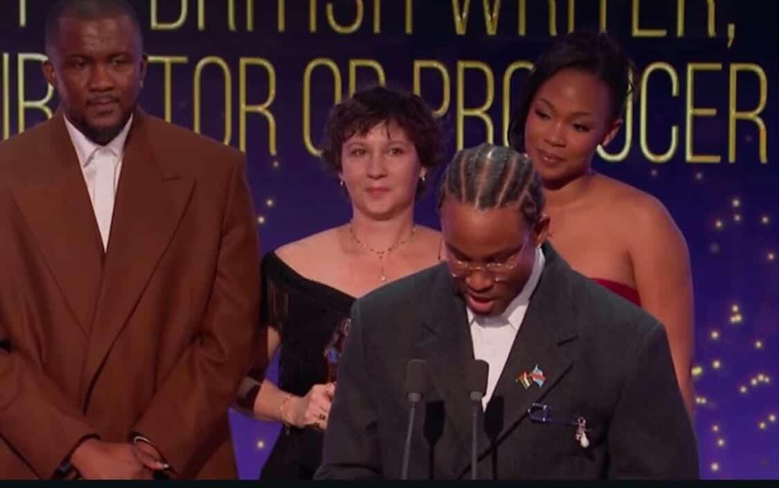 Akinola Davies Jr’s “Free
Palestine” remark is confirmed to have been cut from the BBC
coverage of the Baftas 2026. This lets fans know that the coverage wasn’t live and the N-Word (hard
R) that was shouted at Michael B Jordan and Delroy Lindo could’ve also been edited out, but