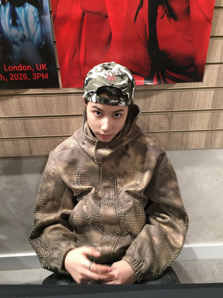 limlouis_idn's tweet image. [📸] 260223 — LNGSHOT Weverse Update with #LOUIS

#Throwback LNGSHOT IN EUROPE 

🔗weverse.io/lngshot/media/…

#LNGSHOT #롱샷 #LOUIS #루이 
@LNGSHOT4sho