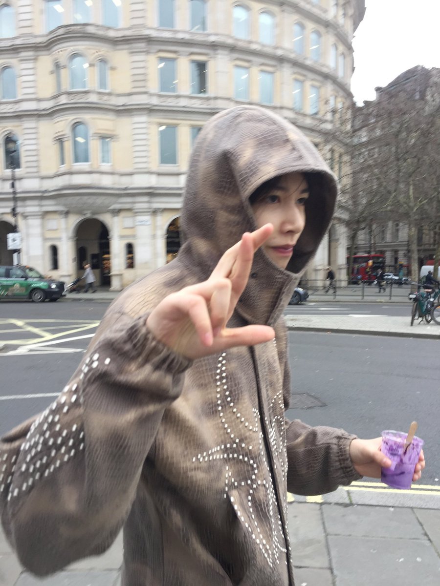 limlouis_idn's tweet image. [📸] 260223 — LNGSHOT Weverse Update with #LOUIS

#Throwback LNGSHOT IN EUROPE 

🔗weverse.io/lngshot/media/…

#LNGSHOT #롱샷 #LOUIS #루이 
@LNGSHOT4sho