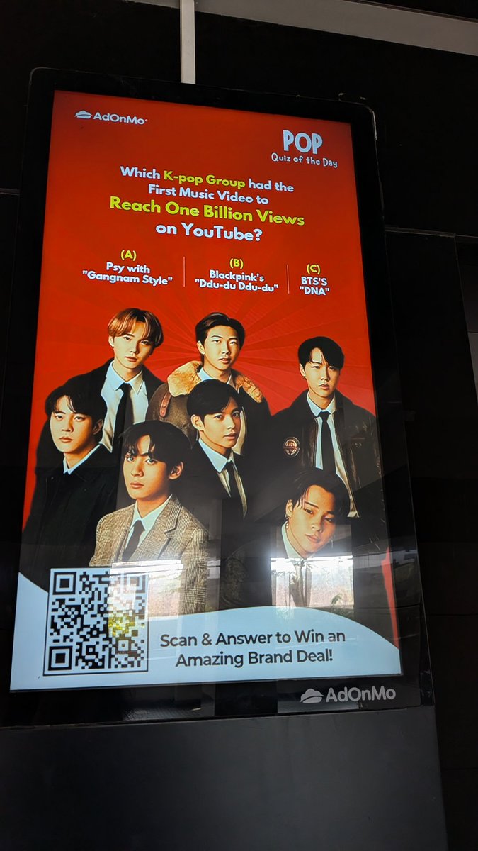 bundleofangst_'s tweet photo. crying at this ai quiz nonsense by the lift of the apartment like who tf are these people😂😭 https://t.co/MZwTXWa13C