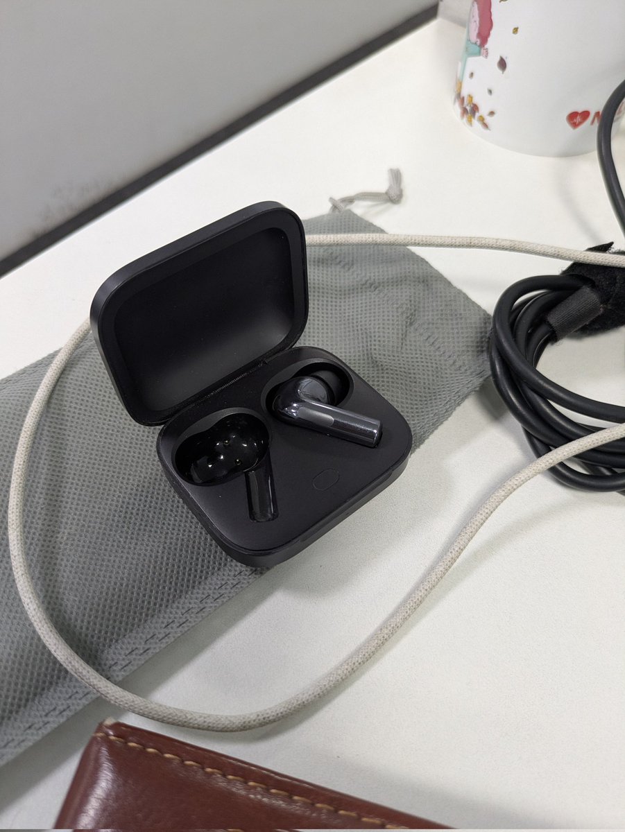 Shrihogtapur's tweet photo. @OnePlus_IN I have lost the left ear buds of OnePlus buds 3 .
Could i get the spare for the left ear bud. https://t.co/mrbogqPfCm