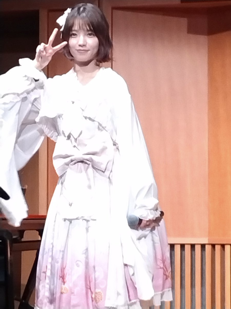 CoyoteKos's tweet photo. 「髙橋彩音 birthday party」行ってきました
お悩み相談では彩音ちゃんが書道で解決策を示し
見事な回答と達筆な字でみんなを元気づけ
みんなの『食』が進みそうです
また、彩音ちゃんのチェキをゲットし
『ヤッタぁ～』(語尾上がる方)でした

#髙橋彩音 #たかはしあやねさん28th https://t.co/iUy6npL1sZ