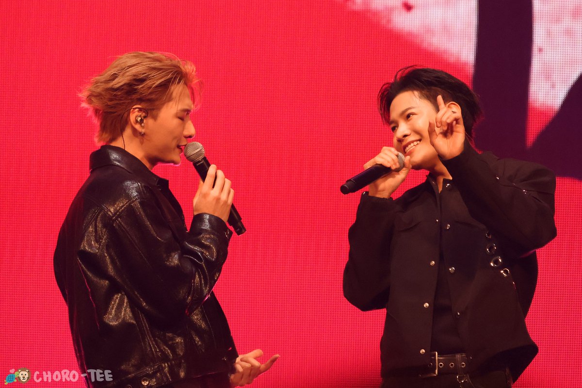 二人それぞれの👆サイン好き #GMMTVFanFest2026JP #คริสสิงโต #KristSingto