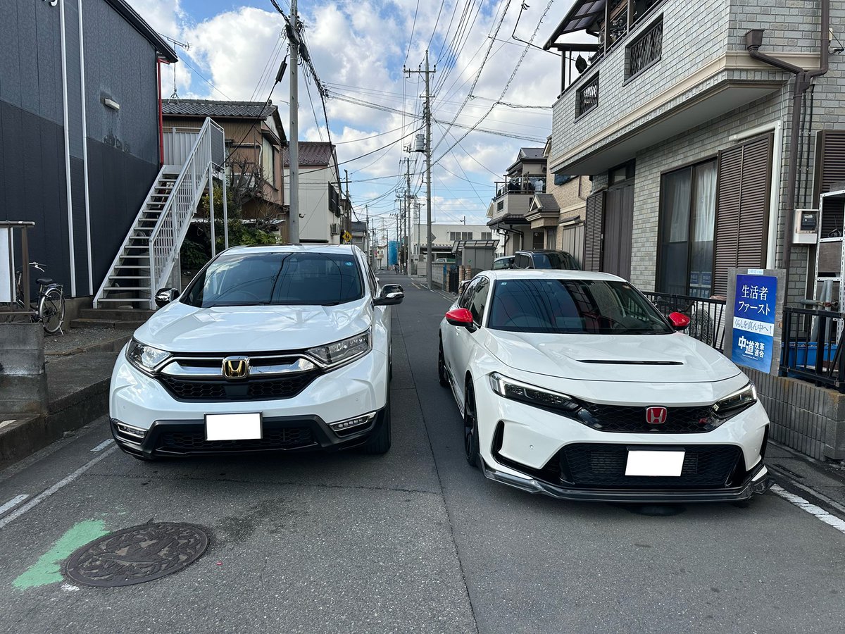 HM1SR41W's tweet photo. 3連休はFL5に1年ぶりのボディメンテとRT6にHonda Access製「プレミアムグラスコートGRANDE」を施行していただきました。
毎度毎度休日返上しての作業+友人価格で本当にありがとうございます!
#honda #FL5 #civic #typeR #ホンダ #シビックタイプR #RT6 #CRV #eHEV #AWD
#ブラックエディション https://t.co/hctVug0lXX