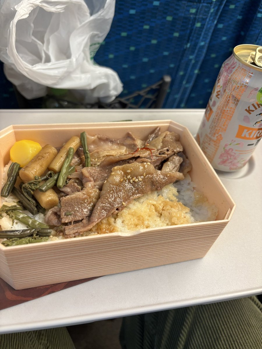 お会いした皆さまありがとうございました！
音源も買ってくれた方ありがとうございます🙏
そして呼んでいただきありがとうございました！！
お先に大阪に帰らせていただきます。
また今度ゆっくり乾杯しましょう🍻