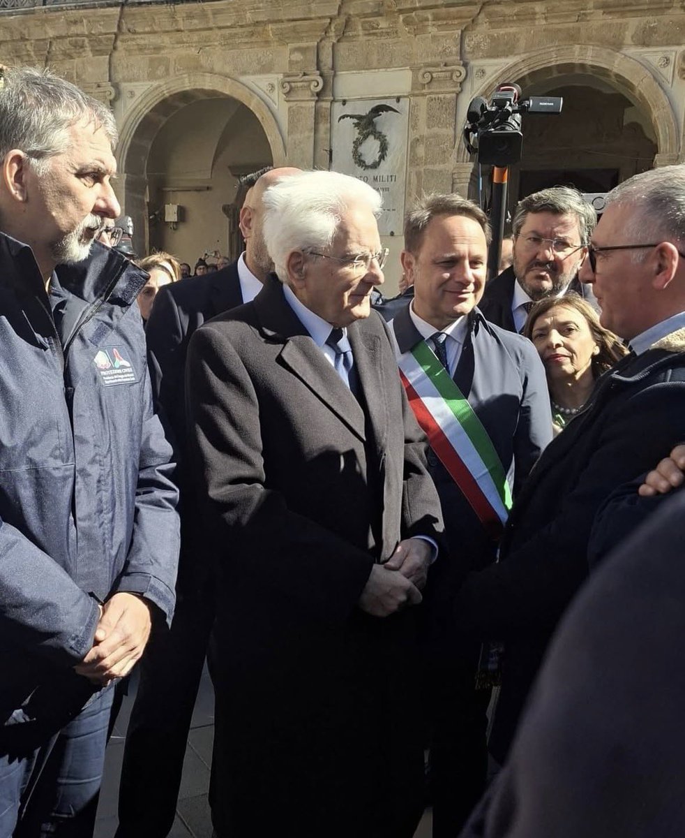 🇮🇹 La visita del Presidente Mattarella a #Niscemi è una ulteriore dimostrazione della presenza delle istituzioni al fianco della popolazione di Niscemi.

Ringrazio il Capo dello Stato per la sua presenza che evidenzia la vicinanza e la solidarietà del Paese.

#Sicilia #Italia