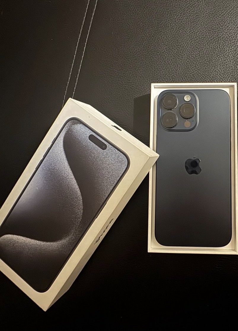 2edgesth's tweet image. #Verkaufe #iPhone15ProMax im wunderschönen blau - die originale Verpackung ist genauso dabei wie zwei hochwertige Cases von der Firma @Benks_Official. Den Zustand würde ich als mindestens gut bezeichnen 

Bei Interesse, Kontakt ausschließlich per DM - ein Retweet wäre fein 🫶🏻