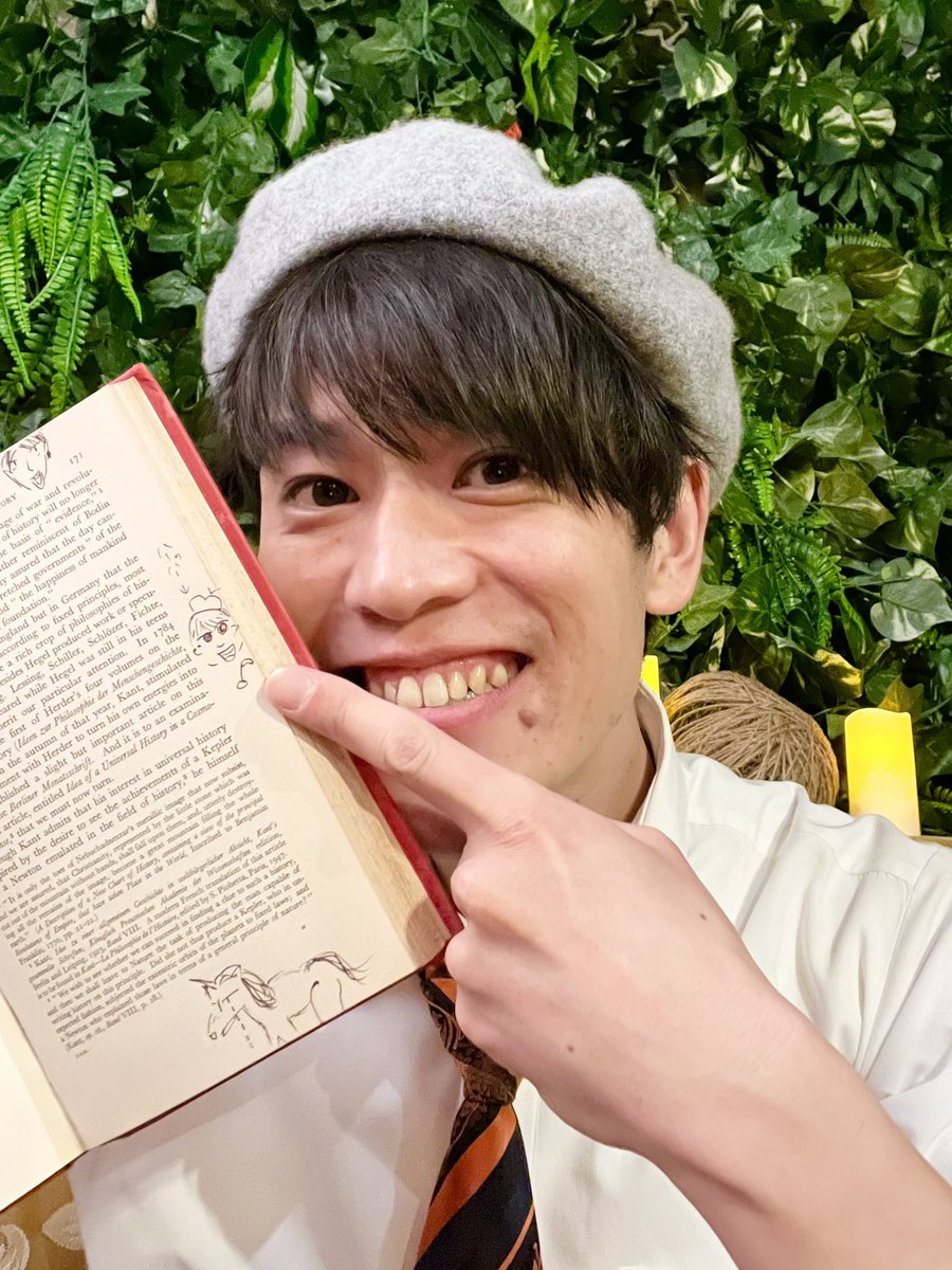 occhi_smile0125's tweet image. みんな！見てみて！
マット（ ＠KoichiYoko12  )が教科書に僕の似顔絵を落書きしてたの！
魔法書の171ページ！
今度投稿したら見てみてね！☺️
めっちゃくちゃかわいいの！嬉しいよん！✨

今日もたくさんの素敵な笑顔の生徒達と出会いました😊ありがとう！

byハーパー

#グリモワール
#魔法学校