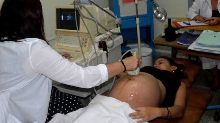 🇨🇺 La #Salud no debería estar condicionada por disputas políticas. El impacto del actual cerco energético trasciende al Gobierno.
Cuando falta la energía, los servicios vitales se tensionan, y cuando eso sucede, las personas, especialmente las más vulnerables, pagan los riesgos.