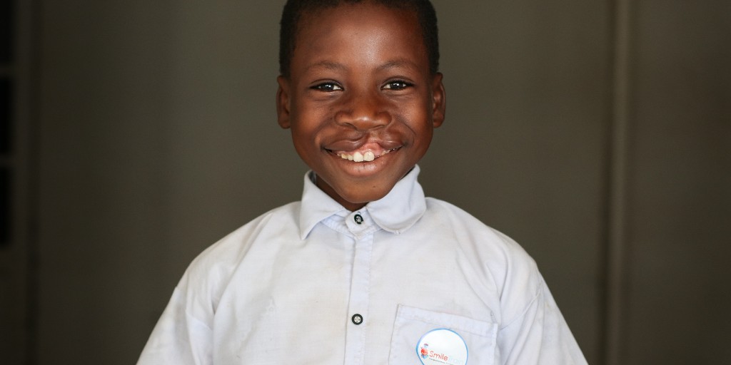 SmileTrainAfric's tweet photo. It costs nothing to smile, but it could be invaluable to someone else.
Here's our Smile of the Week, worth a million dollars!
No one should live with an untreated cleft. Please help us find them. Africa@smiletrain.org
#SmileOfTheWeek https://t.co/z7jJeKfJHZ