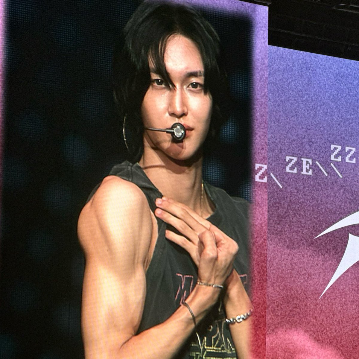 จะหยุดได้ยัง หัวใจของเด็กผู้หญิงที่แตกไปมันประกอบใหม่ไม่ได้ละนะ มารับผิดชอบเยย ;(