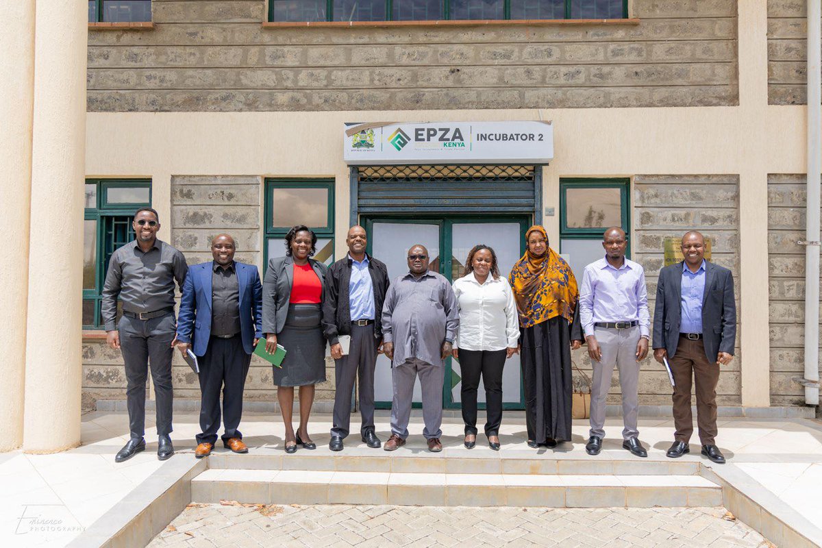 epzakenya's tweet photo. A delegation from @KetepaLtd at @epzakenya to familiarize with the EPZ program.

Led by Mr. Wesley Rono, the Production Manager @KetepaLtd is keen on diversifying its tea portfolio into the export market. https://t.co/GUouXZya8P