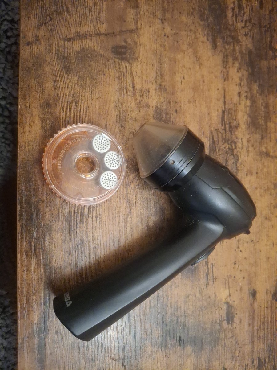 skyroofed tweet media