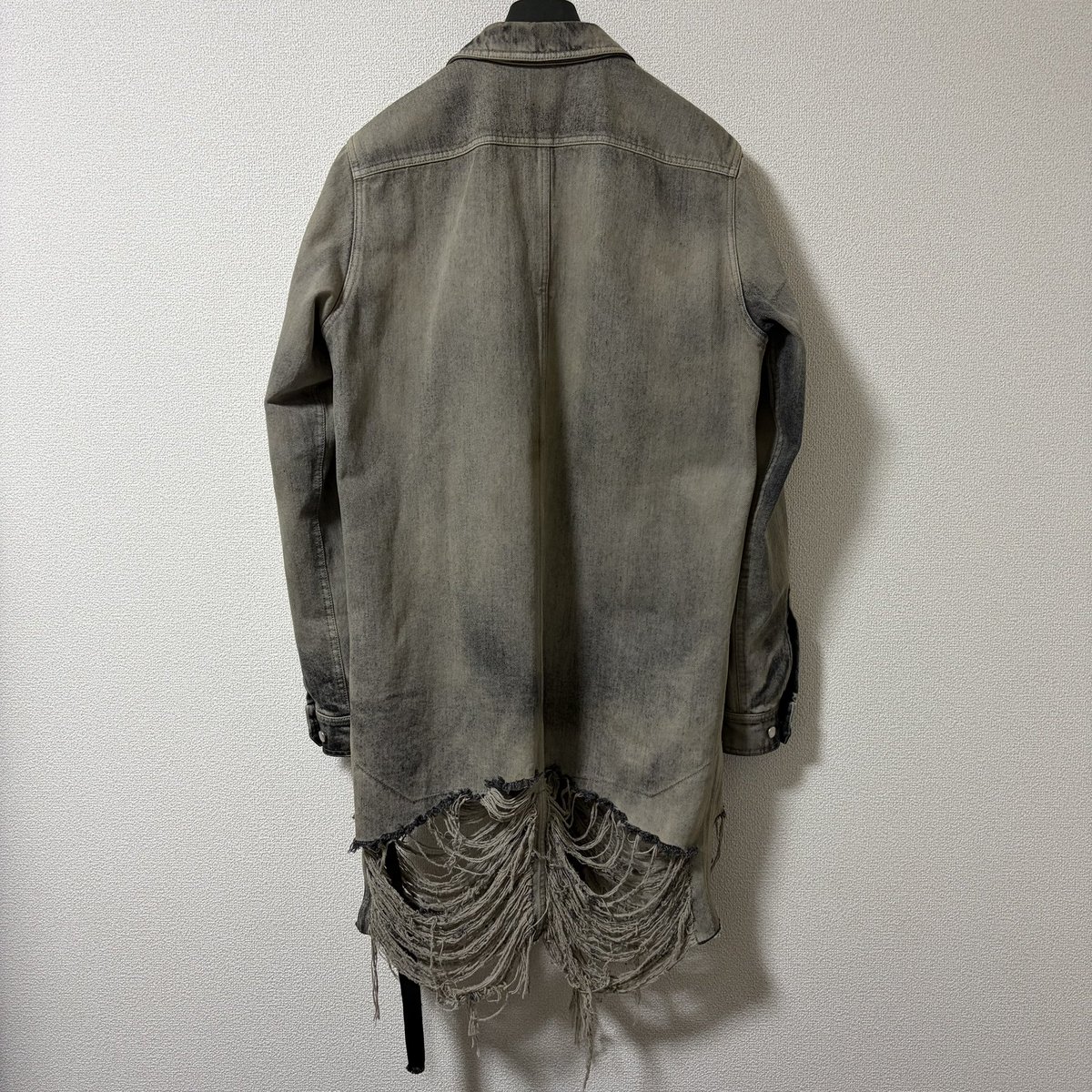 Canchome__'s tweet photo. Rick Owens MINERAL FRINGED
この退廃的な雰囲気こそリックに求めているもの https://t.co/J0TB47a2GR