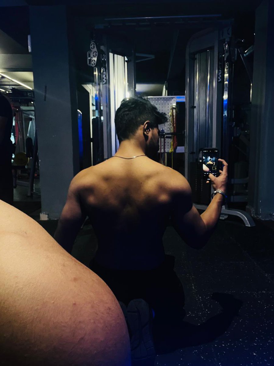 amanxtrains_'s tweet photo. Eyes on the back… imagine the front😜 https://t.co/CbJlJWaXwn